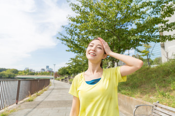 スポーツをする女性 