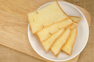 Slice crispy bread