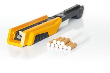 Orange Zigarettenstopfmaschine mit Filterhülsen