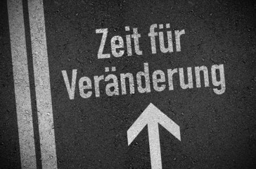 Asphalt mit Zeit für Veränderung
