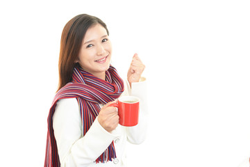 コーヒーを飲む女性