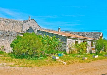 VILLAGE LARZAC