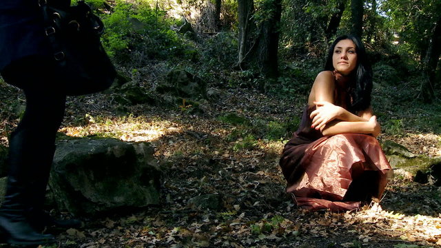 Female mode acting for photographer