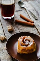 cinnamon rolls with cream icing