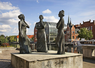 Sculpture on embankment in Bydgoszcz. Poland - obrazy, fototapety, plakaty