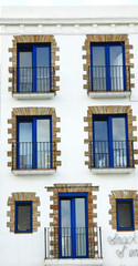 Fachada de un edificio en Cadaqués, Girona