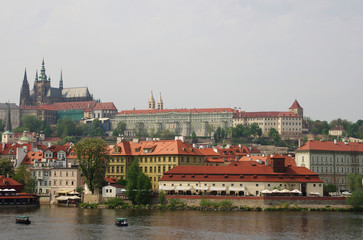 Obraz premium Saint Vitus cathedral and Prague castle