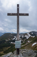 Gipfelkreuz mit Blechkasten