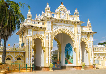 Fototapeta na wymiar The Northern gate of the Mysore Maharaja´s Palace. Karnataka, I