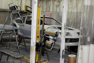 voiture de collection vintage en carrosserie pour une restauration