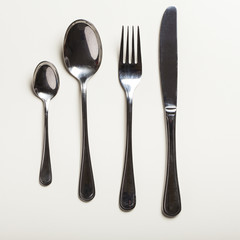 Besteck aus Edelstahl, Freisteller auf weiss