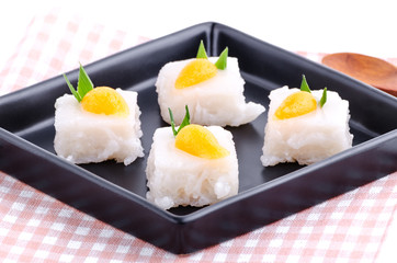 Thai dessert made from glutinous rice