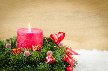 adventskranz im schnee