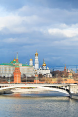 Obraz premium blue clouds over Moscow Kremlin in autumn