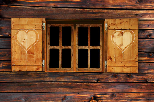 Fenster mit Fensterladen
