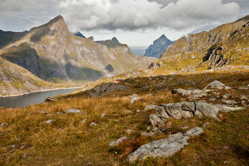 Landschaft auf den Lofoten in Nordnorwegen