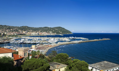 Fototapeta na wymiar the beautiful Ligurian town of Porto Maurizio,Imperia, Italy