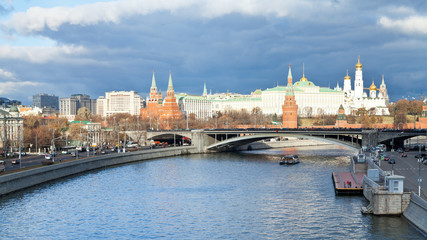 Obraz premium sofiyskaya embankment of Moskva River and Kremlin