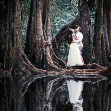 wedding couple in forest