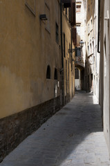 Fototapeta na wymiar Ruelle étroite à Florence en Italie