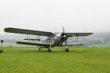 Doppeldecker - Modelldoppeldecker - Flugzeug