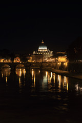 Fototapeta na wymiar Saint Peter Dome at night