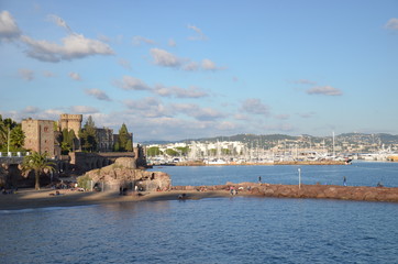 Fototapeta na wymiar Château de la Napoule et port de plaisance Près de Cannes France