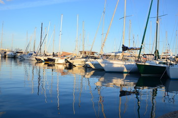 Bateau voilier plaisance reflet eau