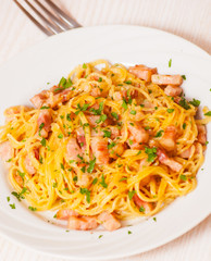 Pasta Carbonara with ham and cheese