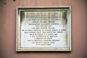 Genova, Targa sul ponte di Carignano