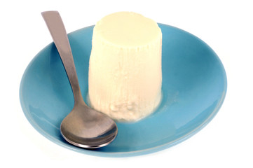 Petit suisse dans une petite assiette