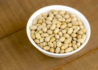 Macro of roasted soybeans and dry roasted soya nuts