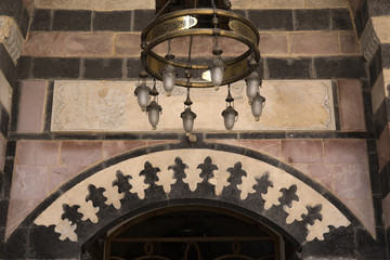 Obraz premium Chandelier in Tahtani Mosque, Gaziantep
