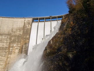 Dam of Contra Verzasca, spectacular waterfalls