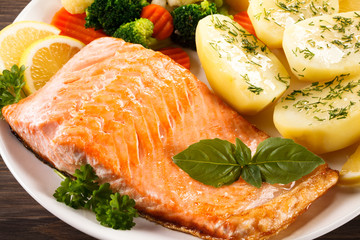 Grilled salmon and vegetables