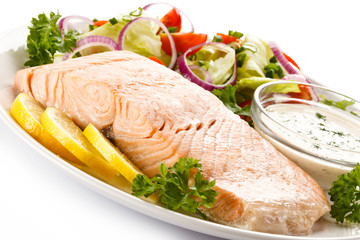 Salmon steak and vegetables