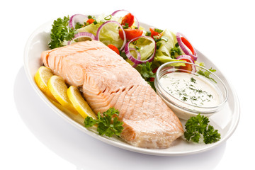 Salmon steak and vegetables