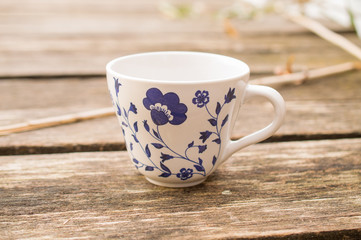 Skandinavian feeling on molo with mug