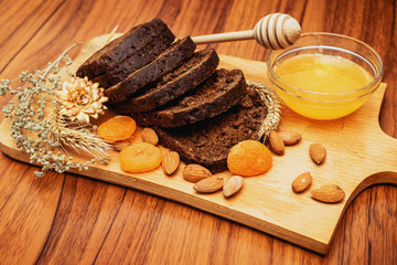 rye bread with honey