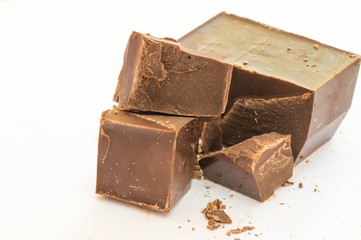 Cut and crushed cooking chocolate pieces