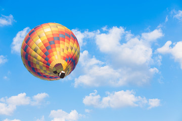 Fototapeta premium Hot air balloon with blue sky background