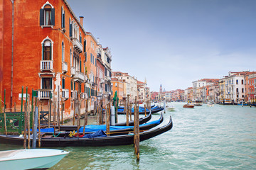 Fototapeta na wymiar Rainy day in Venice, Italy