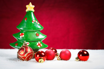 Fototapeta na wymiar Christmas balls and tree
