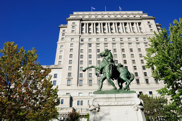 Boer war memorial and Sun Life Building. Montreal. Canada.