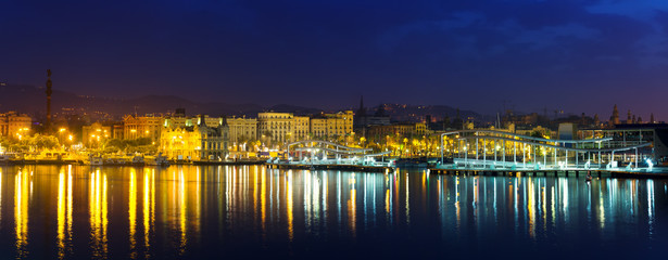 Fototapeta na wymiar panorama of Barcelona from Port Vell