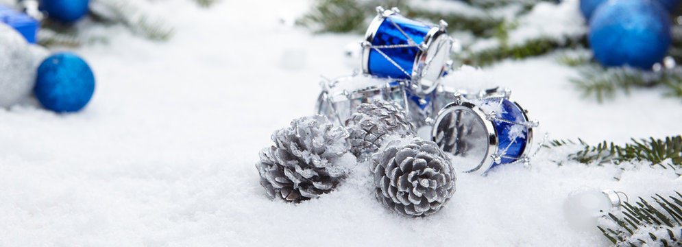 Blue chrismas  gifts box on snow