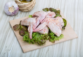 Raw chicken wings