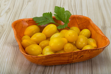 Yellow cherry tomatoes