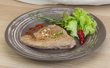 Grilled tuna steak
