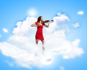 Woman violinist